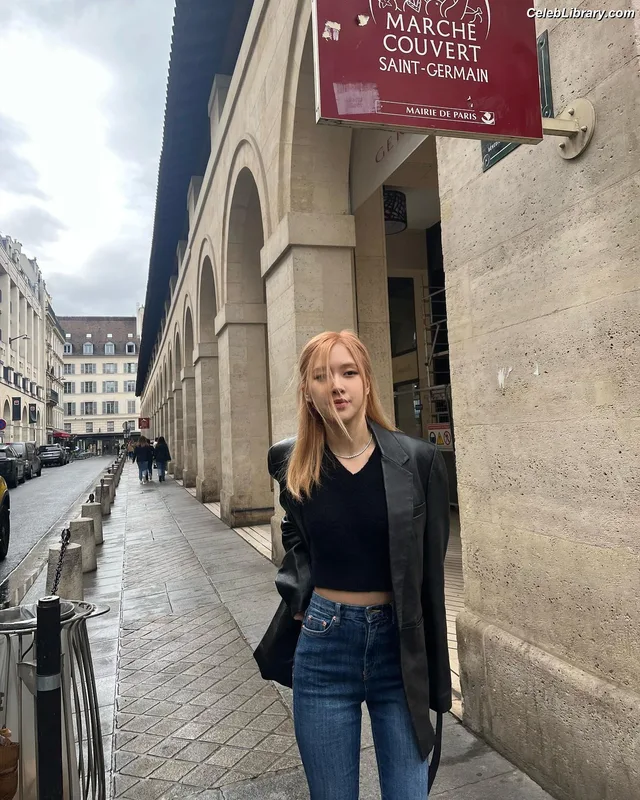 Rosé (BLACKPINK) photo 6 of 4338