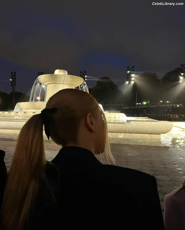 Rosé (BLACKPINK) photo 13 of 4338