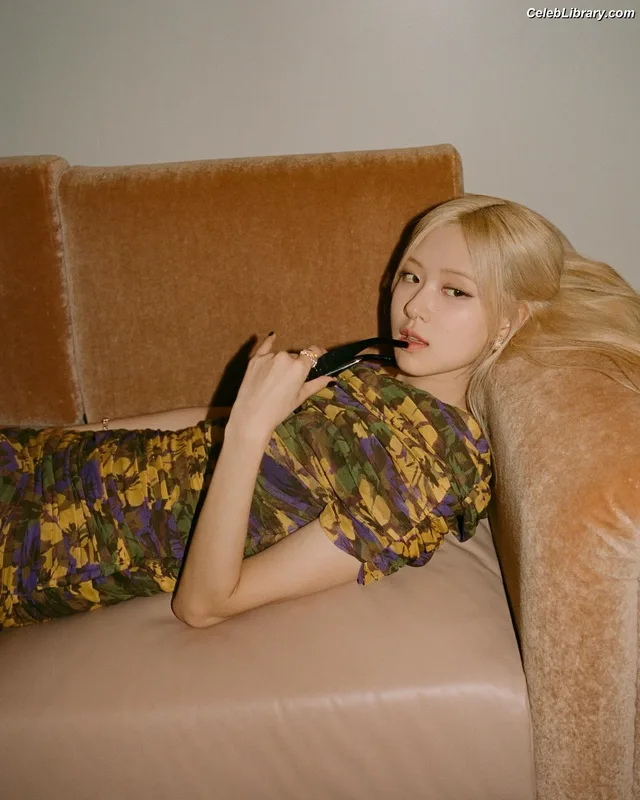 Rosé (BLACKPINK) photo 21 of 4338