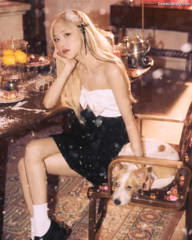 Rosé (BLACKPINK) photo 13 of 4338