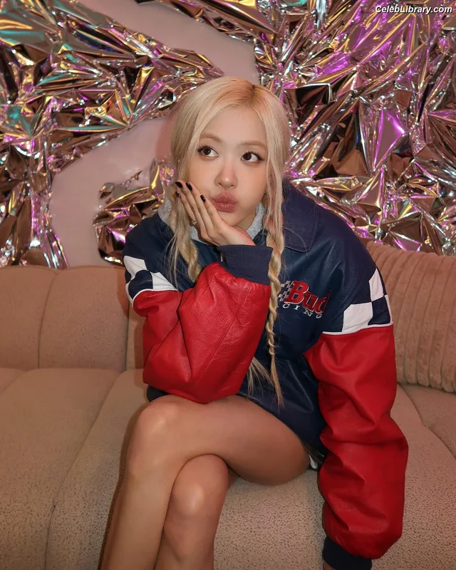 Rosé (BLACKPINK) photo 15 of 4338