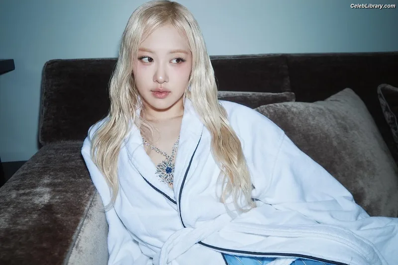 Rosé (BLACKPINK) photo 19 of 4338