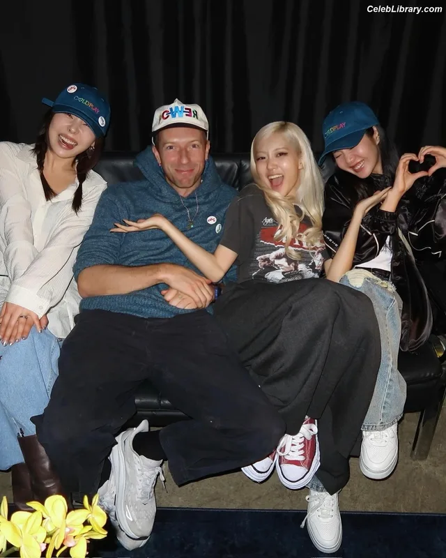 Rosé (BLACKPINK) photo 14 of 4338