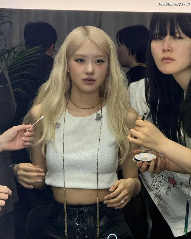 Rosé (BLACKPINK) photo 10 of 4338