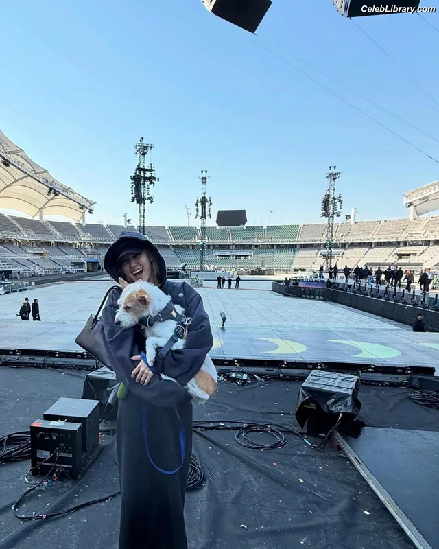 Rosé (BLACKPINK) photo 7 of 4338