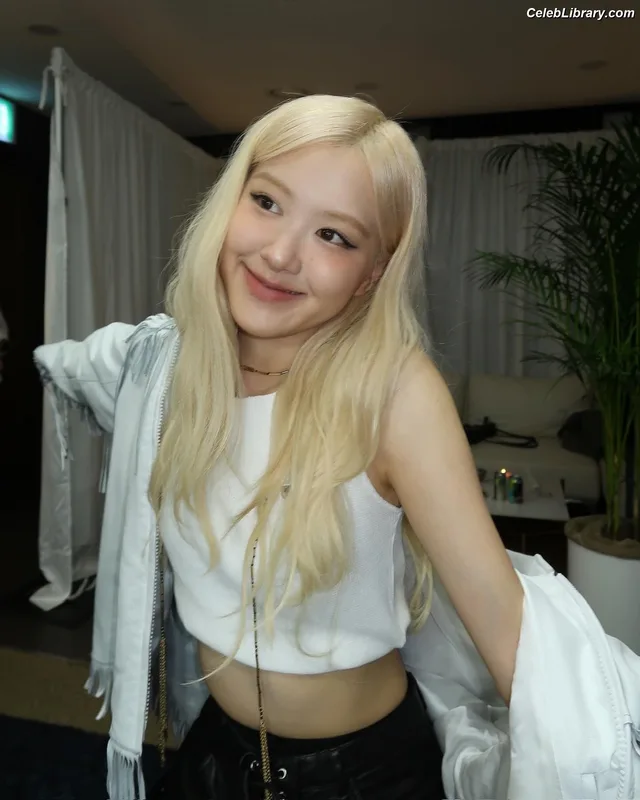 Rosé (BLACKPINK) photo 13 of 4338