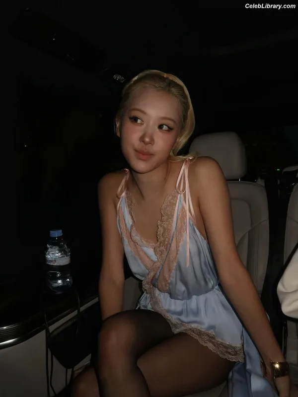 Rosé (BLACKPINK) photo 1 of 4338