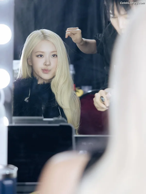 Rosé (BLACKPINK) photo 15 of 4338