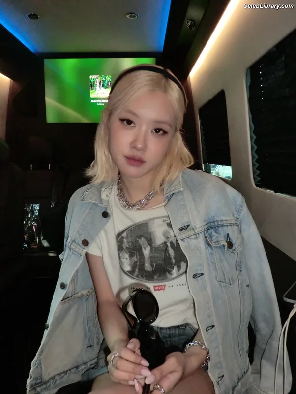 Rosé (BLACKPINK) photo 16 of 4338