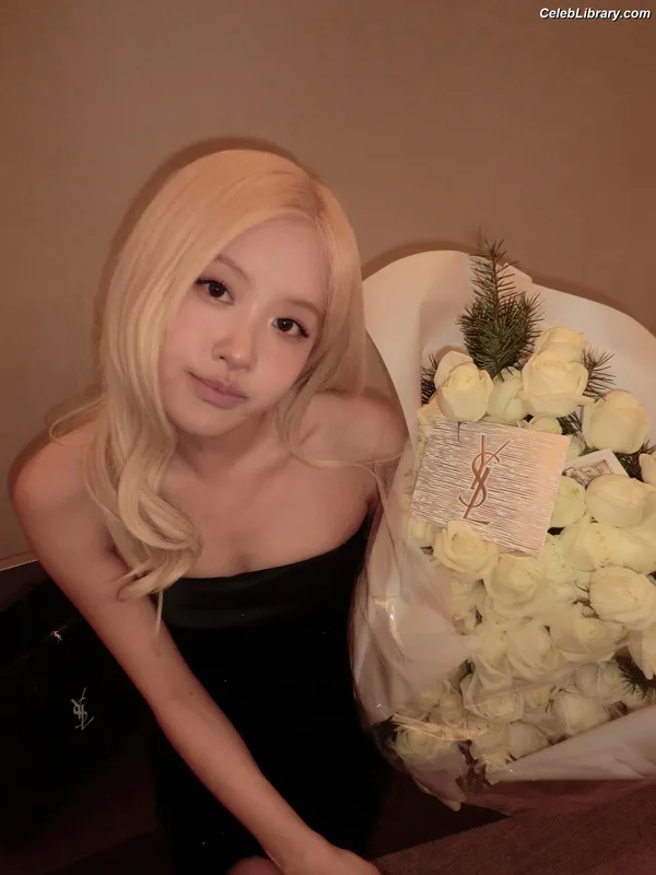 Rosé (BLACKPINK) photo 4 of 4338