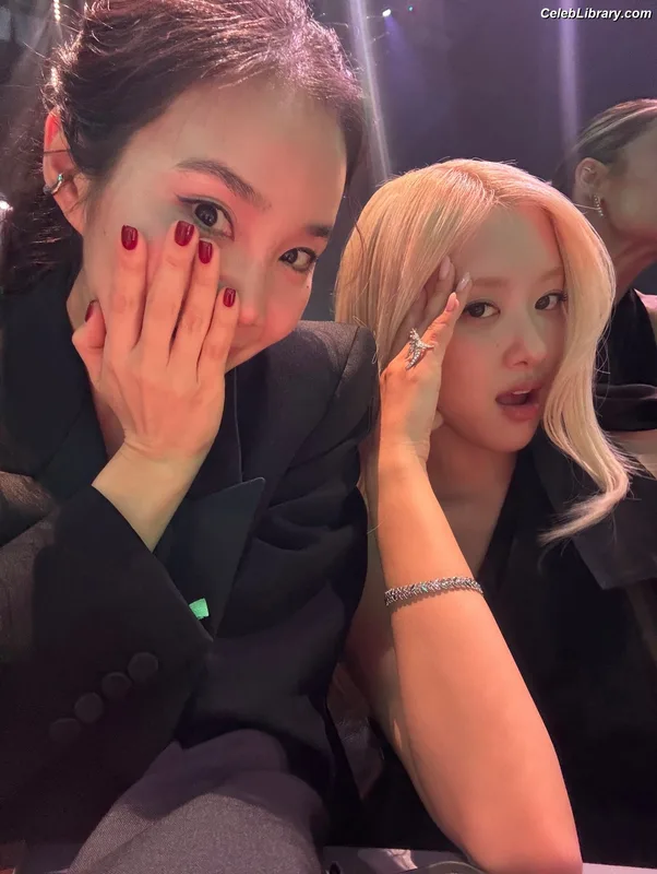 Rosé (BLACKPINK) photo 5 of 4338