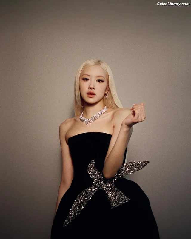 Rosé (BLACKPINK) photo 6 of 4338