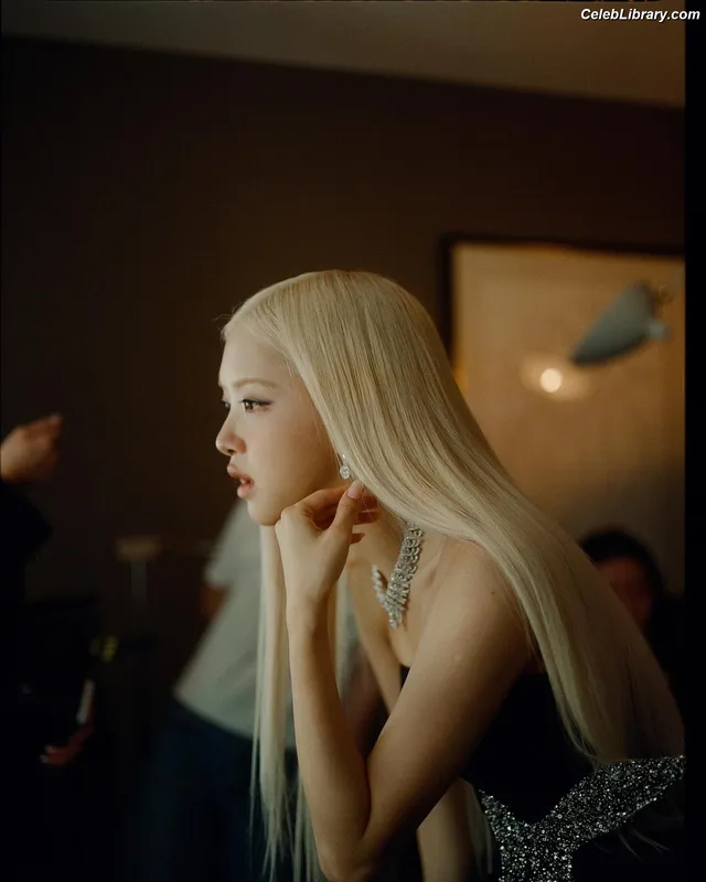 Rosé (BLACKPINK) photo 3 of 4338