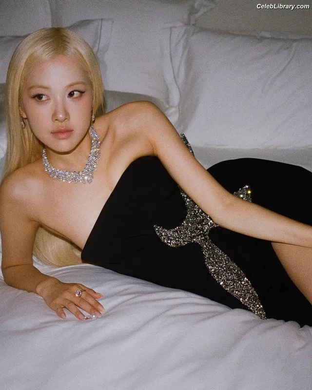 Rosé (BLACKPINK) photo 4 of 4338