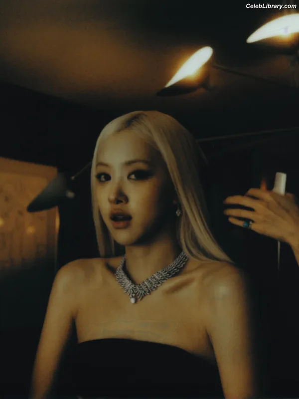 Rosé (BLACKPINK) photo 13 of 4338