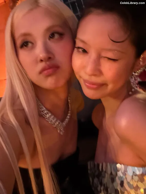 Rosé (BLACKPINK) photo 23 of 4338
