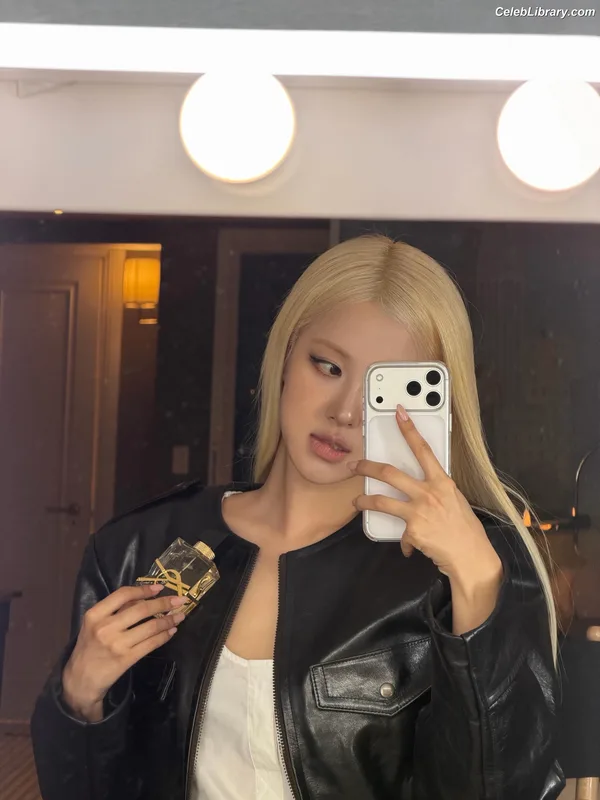 Rosé (BLACKPINK) photo 10 of 4338