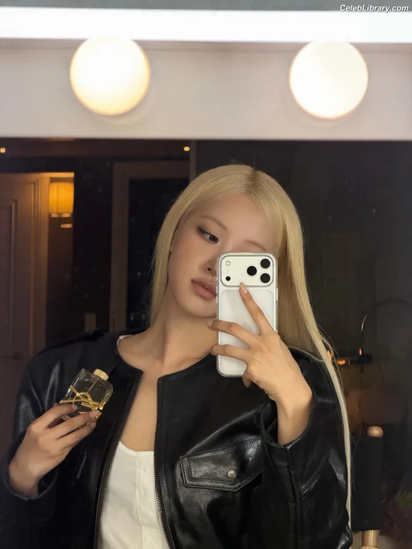 Rosé (BLACKPINK) photo 11 of 4338