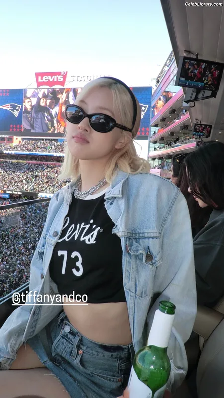 Rosé (BLACKPINK) photo 13 of 4338