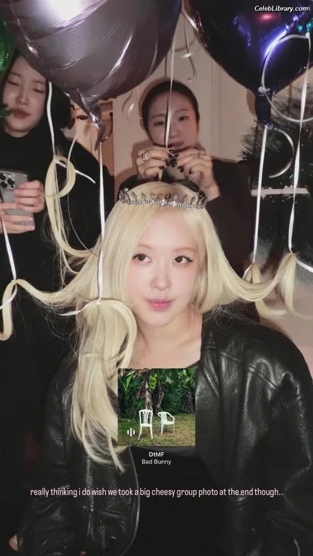 Rosé (BLACKPINK) photo 17 of 4338