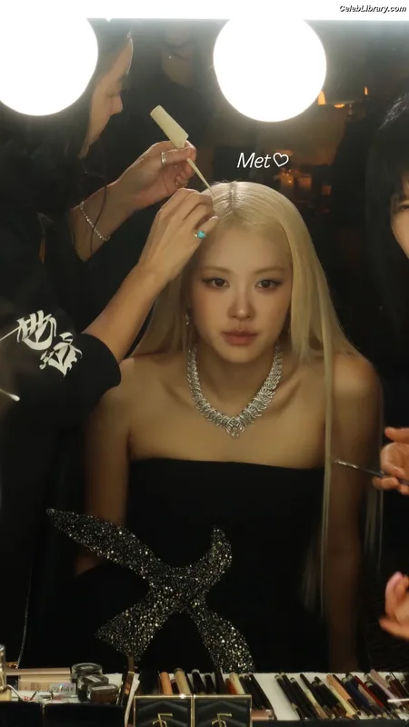 Rosé (BLACKPINK) photo 2 of 4338
