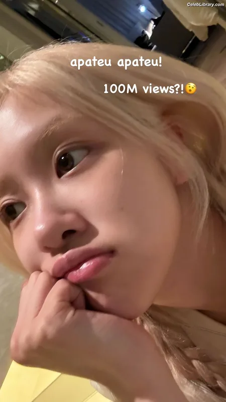 Rosé (BLACKPINK) photo 23 of 4338