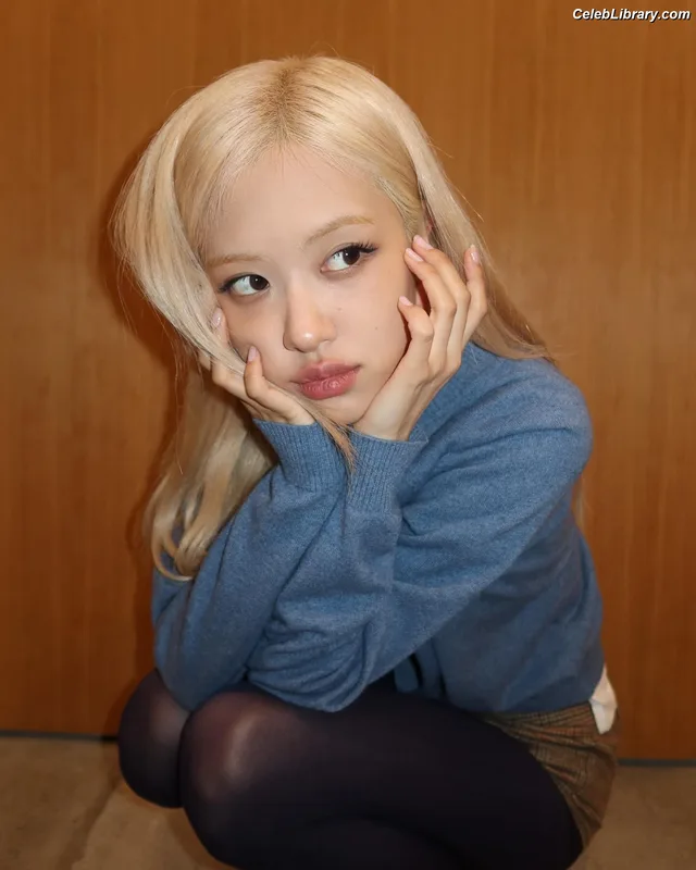 Rosé (BLACKPINK) photo 18 of 4338
