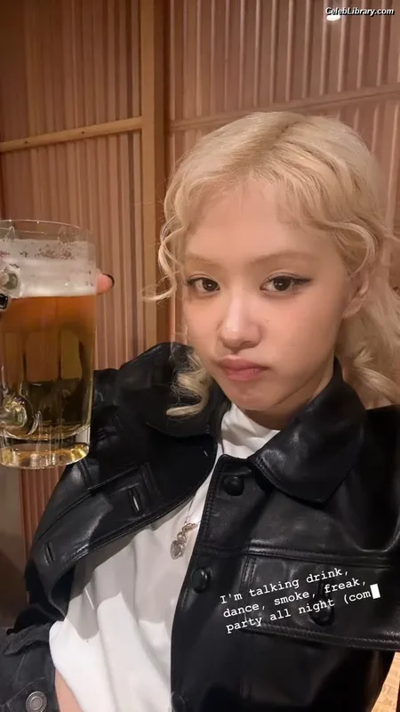 Rosé (BLACKPINK) photo 23 of 4338