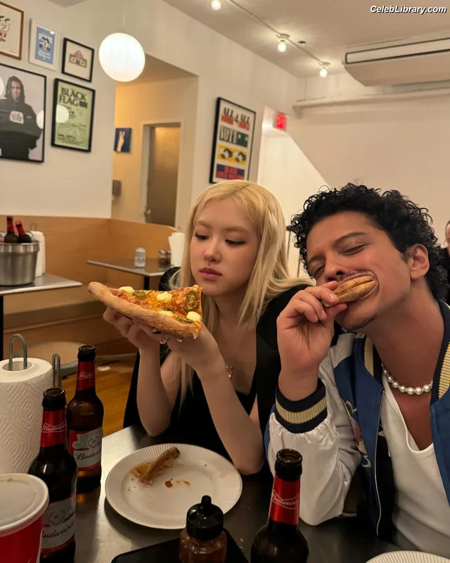 Rosé (BLACKPINK) photo 4 of 4338
