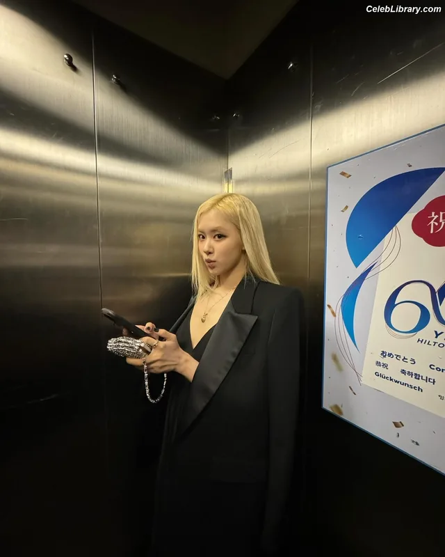 Rosé (BLACKPINK) photo 21 of 4338