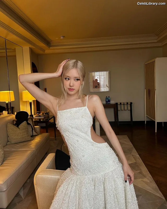 Rosé (BLACKPINK) photo 22 of 4338