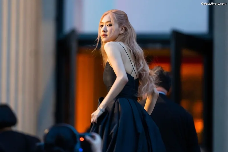 Rosé (BLACKPINK) photo 23 of 4338