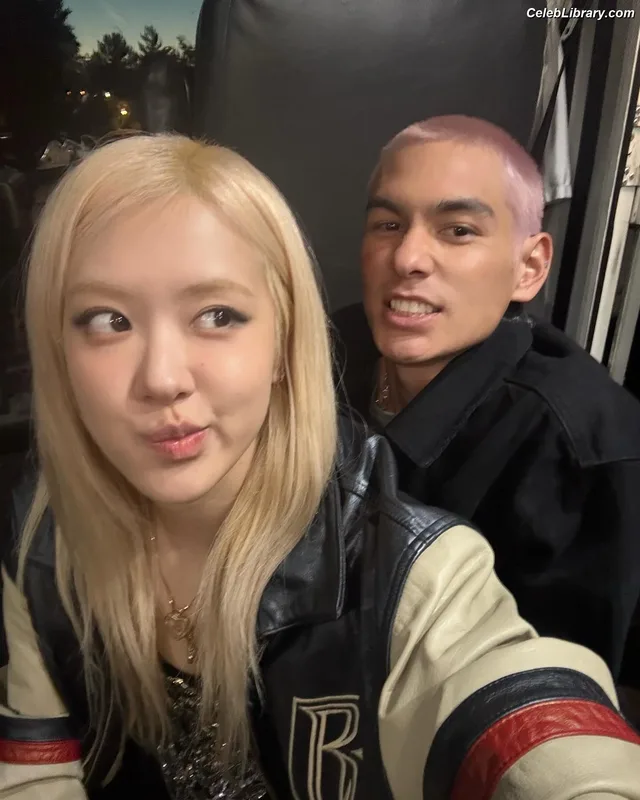Rosé (BLACKPINK) photo 22 of 4338