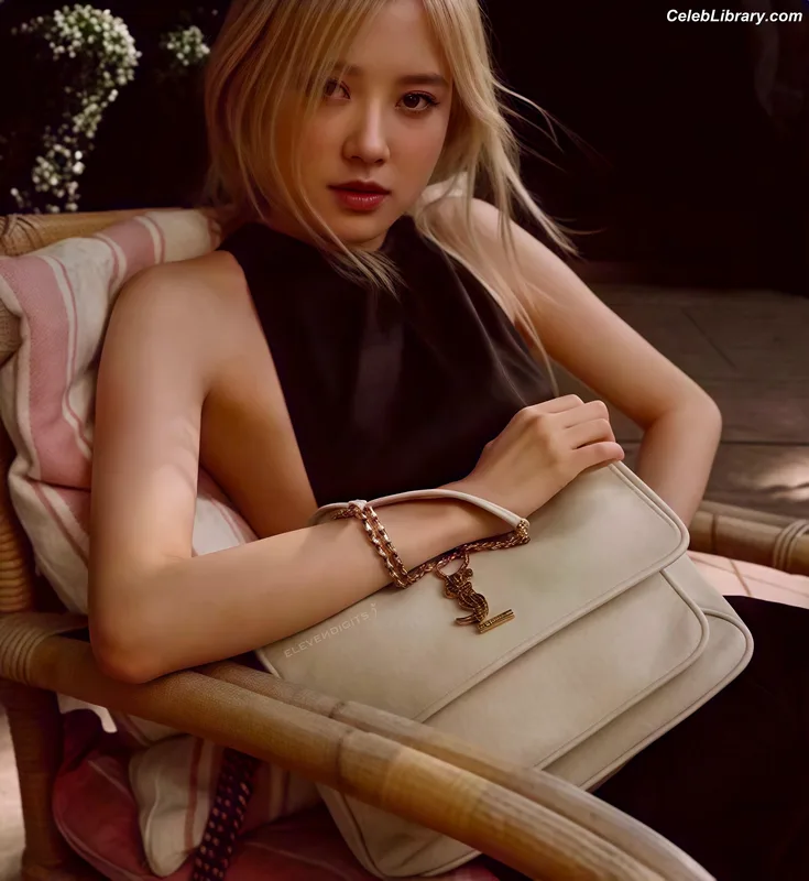 Rosé (BLACKPINK) photo 1 of 4338