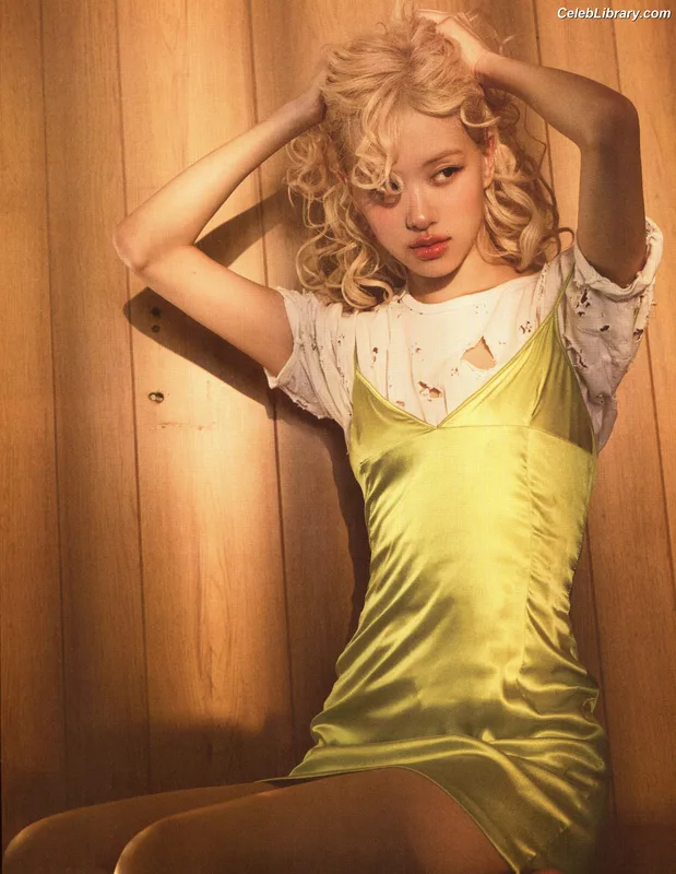 Rosé (BLACKPINK) photo 10 of 4338