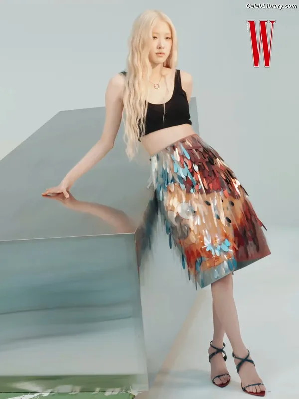 Rosé (BLACKPINK) photo 14 of 4338