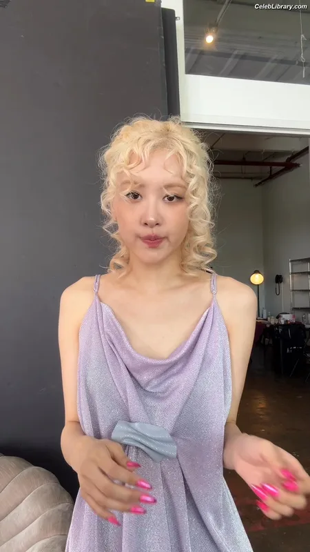 Rosé (BLACKPINK) photo 15 of 4338
