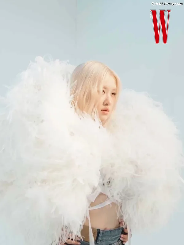 Rosé (BLACKPINK) photo 14 of 4338