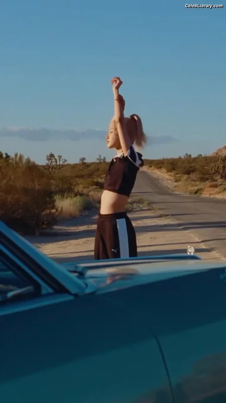 Rosé (BLACKPINK) photo 20 of 4338