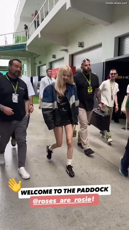 Rosé (BLACKPINK) photo 16 of 4338