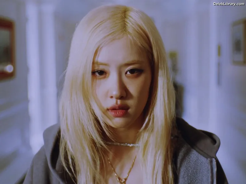 Rosé (BLACKPINK) photo 15 of 4338