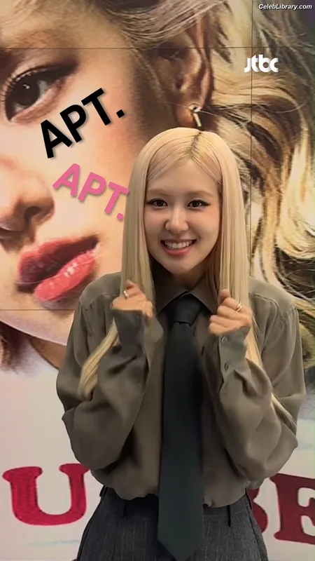 Rosé (BLACKPINK) photo 17 of 4338