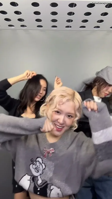 Rosé (BLACKPINK) photo 4 of 4338