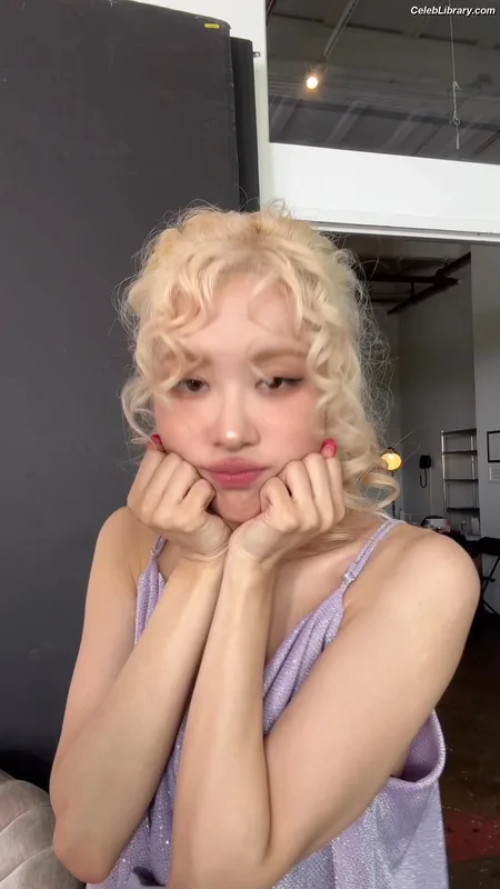 Rosé (BLACKPINK) photo 6 of 4338