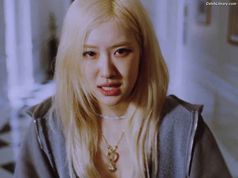 Rosé (BLACKPINK) photo 21 of 4338