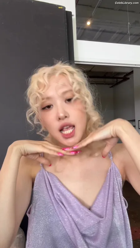 Rosé (BLACKPINK) photo 21 of 4338