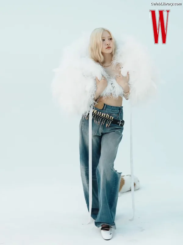 Rosé (BLACKPINK) photo 23 of 4338