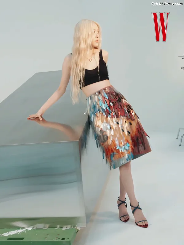 Rosé (BLACKPINK) photo 21 of 4338