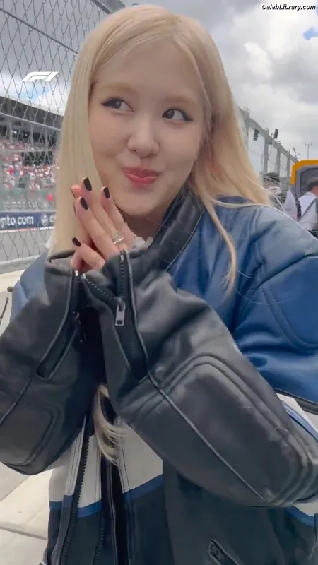 Rosé (BLACKPINK) photo 4 of 4338