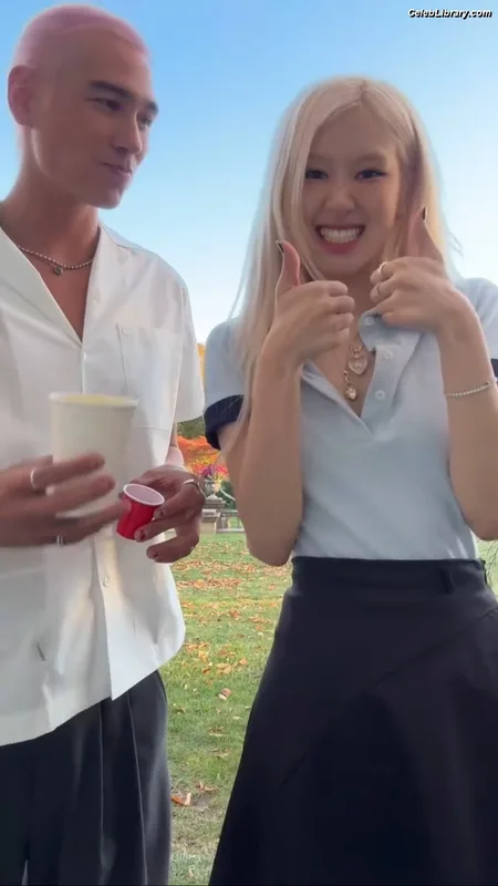 Rosé (BLACKPINK) photo 13 of 4338